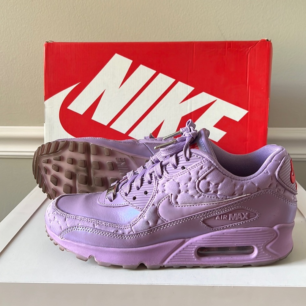 Nike city pack air max 90 PARIS, womens size 7.5, violet